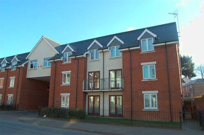 2 Bedroom Flat To Rent In Sanders Place, Walsworth Road, Hitchin, SG4