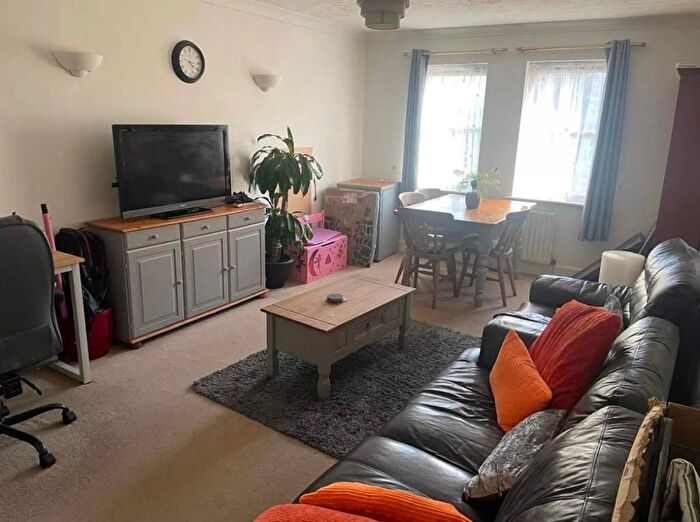 1 Bedroom Flat To Rent In Devonshire Avenue., Sutton, SM2