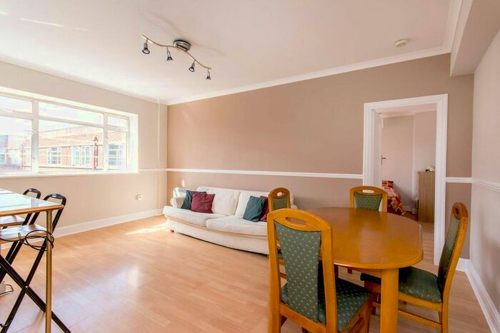 2 Bedroom Flat To Rent In West Kensington Court, West Kensington, London, W14