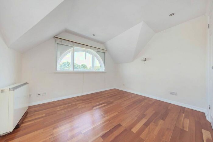 2 Bedroom Flat To Rent In West Hill, Putney, London, SW15