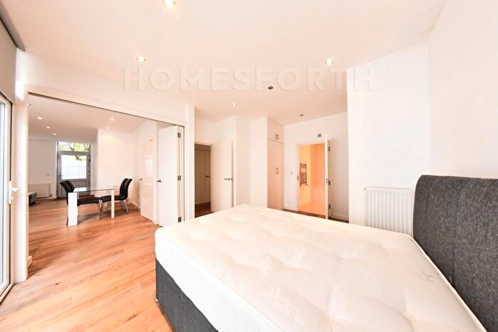 3 Bedroom Flat To Rent In Harmony House, Piano Lane, Stoke Newington, N16