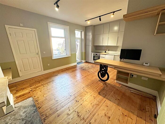 1 Bedroom Flat To Rent In Yeoman Street, North Shields, Tyne And Wear, NE29