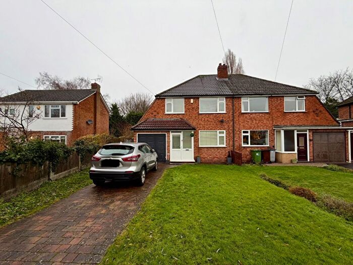 3 Bedroom Flat To Rent In Ulverley Green Road, Solihull, West Midlands, B92