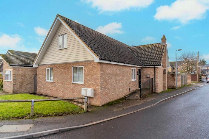 4 Bedroom Detached House To Rent In St Johns Close, Saffron Walden, Essex, CB11