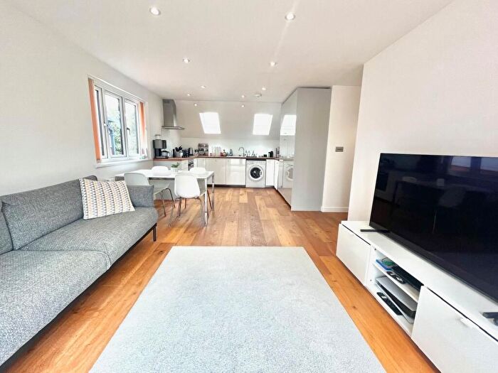 2 Bedroom Penthouse To Rent In Commercial Road, Southampton, SO15