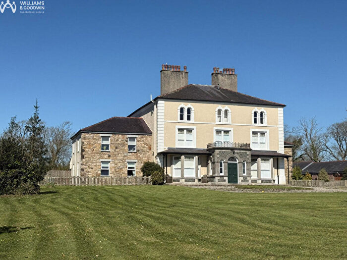 2 Bedroom Apartment For Sale In Lôn Penmynydd, Llangefni, Anglesey, LL77