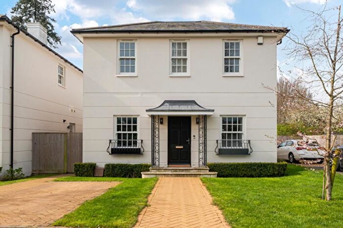 4 Bedroom Detached House For Sale In Burlington Mews, Datchet, Slough, SL3