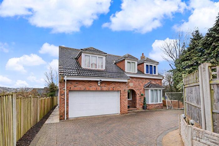 5 Bedroom Detached House For Sale In Gardenia Grove, Nottingham, NG3