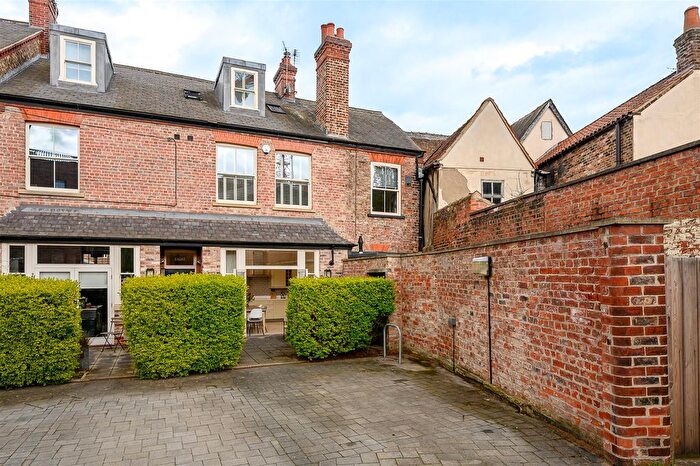 3 Bedroom Town House For Sale In Nelson's Yard, Dennis Street, York, YO1