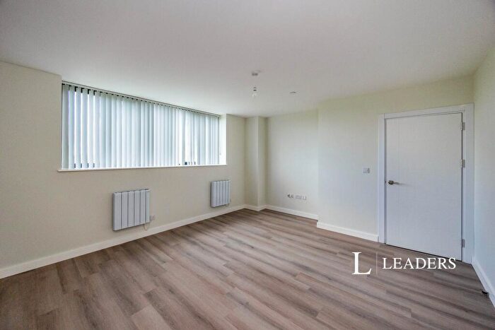 1 Bedroom Flat To Rent In Roebuck House, PO6