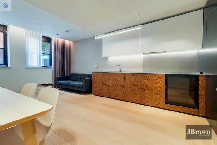 2 Bedroom Flat To Rent In The Underwood Building, Bartholomew Close, London, EC1A