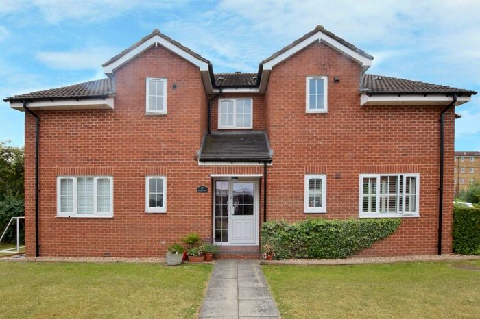 Studio To Rent In Holm Oak Park, Hagden Lane, Watford, Hertfordshire, WD18