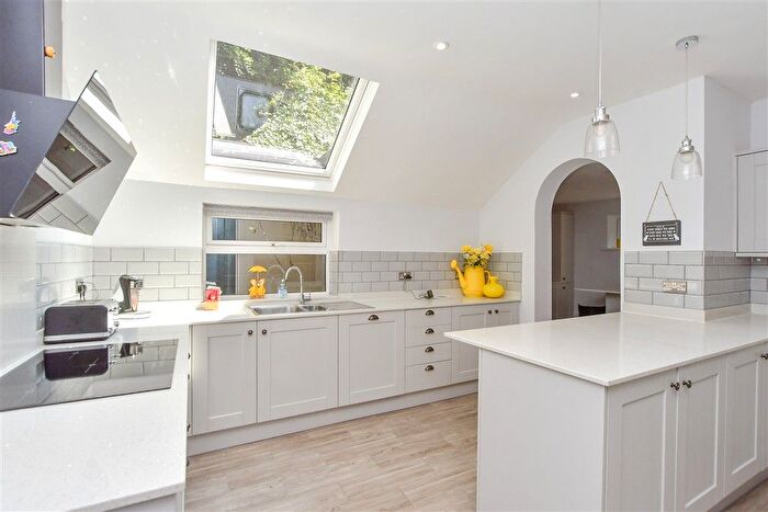 5 Bedroom Detached House For Sale In Stockers Hill, Rodmersham Green, Sittingbourne, Kent, ME9