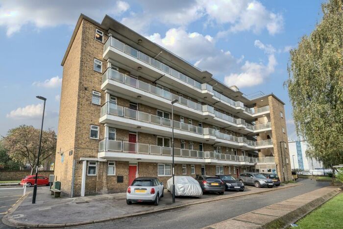 2 Bedroom Flat To Rent In Grove Street Deptford, SE8