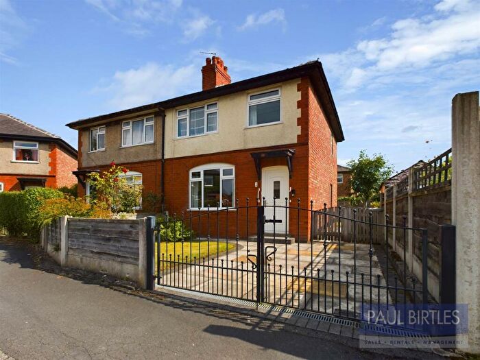 3 Bedroom Semi-Detached House For Sale In York Avenue, Urmston, Trafford, M41