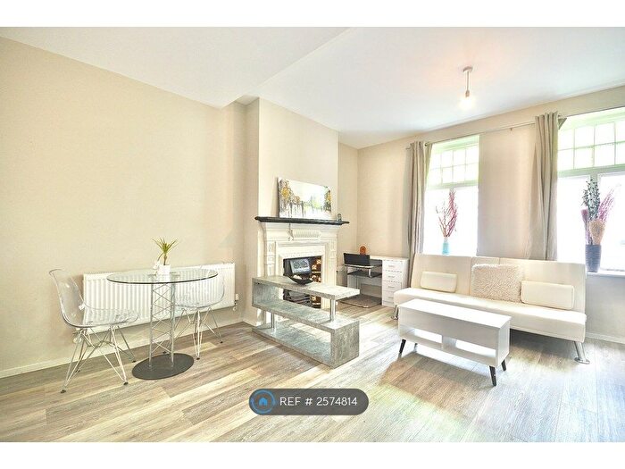 4 Bedroom Flat To Rent In Sutton High Street, Sutton, SM1