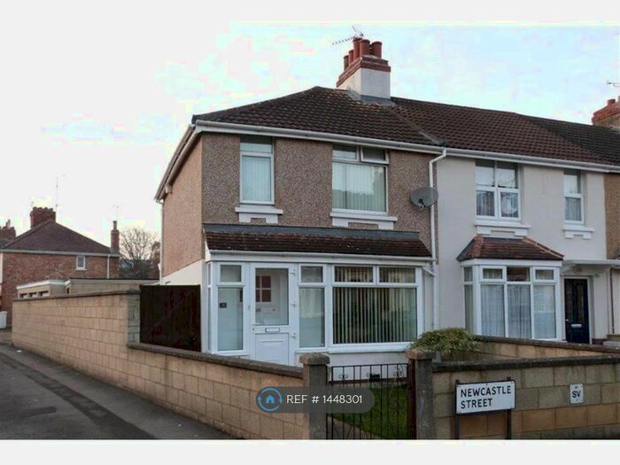3 Bedroom End Of Terrace House To Rent In Newcastle Street, Swindon, SN1