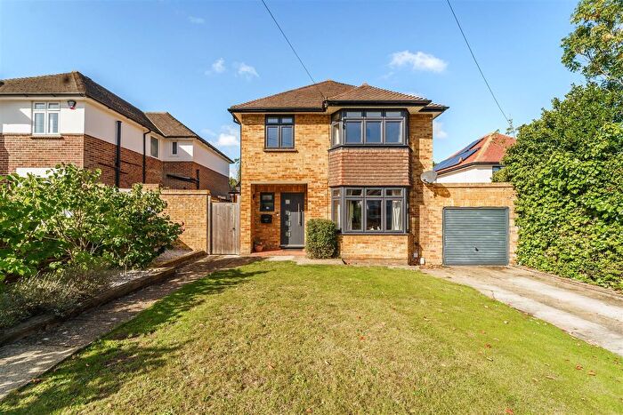 3 Bedroom Detached House For Sale In North View Crescent, Epsom, KT18