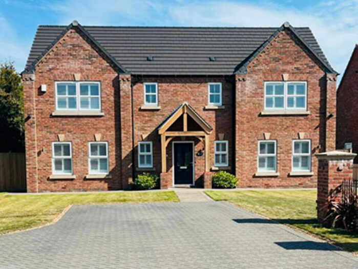 4 Bedroom Detached House For Sale In Silverwood Grove, Doncaster, DN9