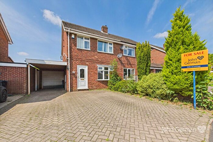 3 Bedroom Semi-Detached House For Sale In Oak Crescent, Ashbourne, DE6