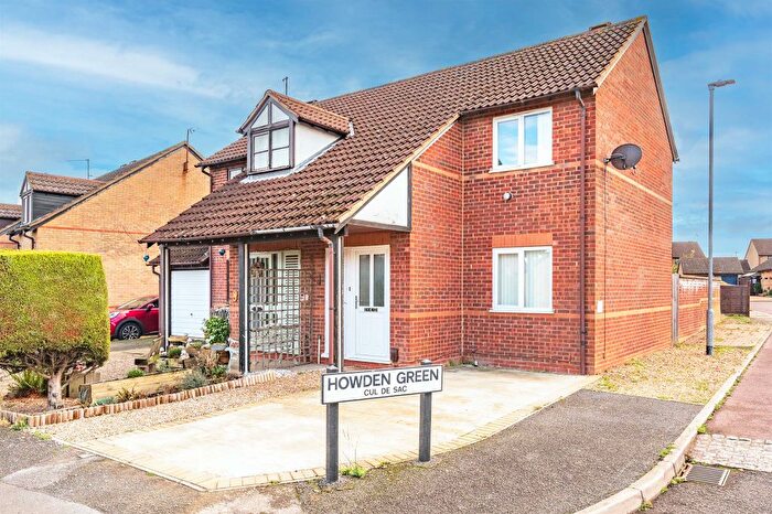 2 Bedroom Semi Detached House For Sale In Buxton Drive, Desborough, Kettering, NN14