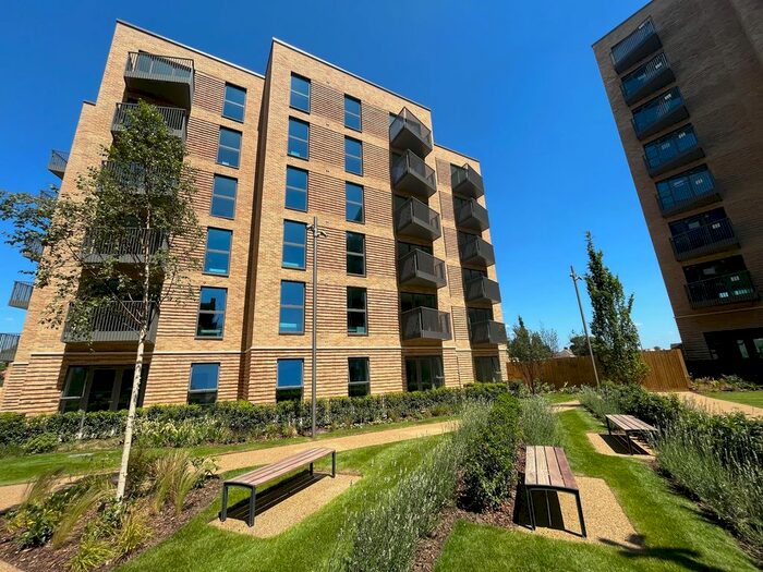 2 Bedroom Flat To Rent In Artesian House, Memorial Avenue, Slough, SL1