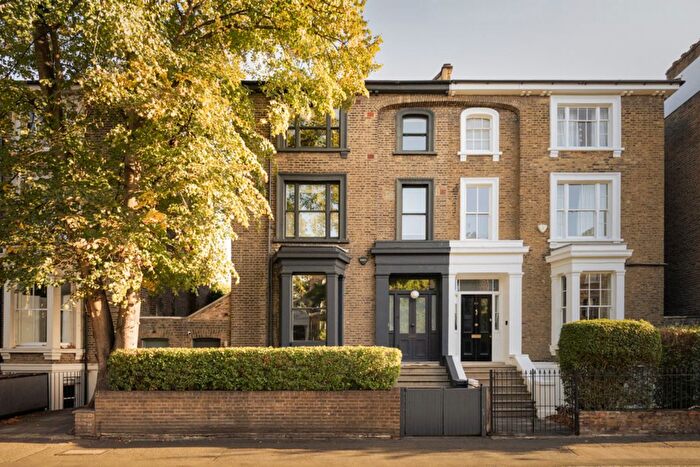 5 Bedroom Semi Detached House For Sale In Richmond Road, London Fields, London, E8