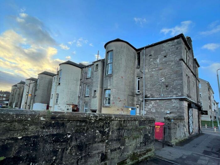 2 Bedroom Flat To Rent In Castlegreen Lane, Dumbarton, West Dunbartonshire, G82