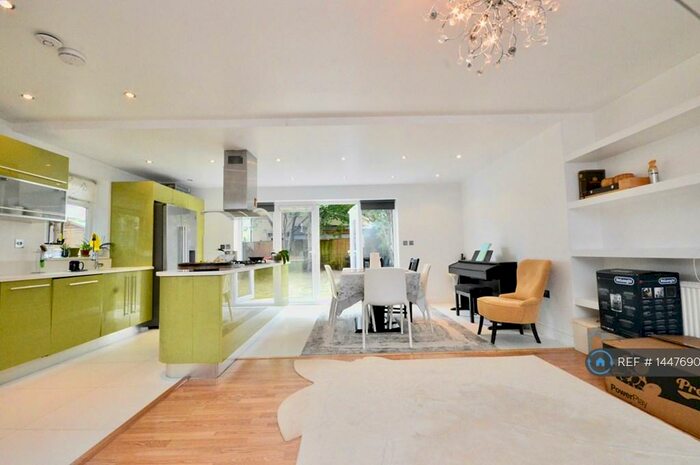 4 Bedroom Semi-Detached House To Rent In Verdun Road, London, SW13