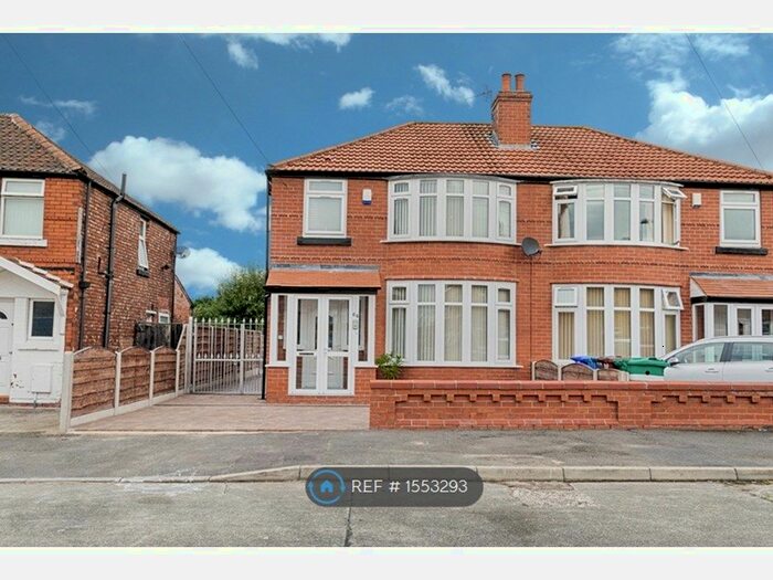 4 Bedroom Semi-Detached House To Rent In Finchley Road, Manchester, M14
