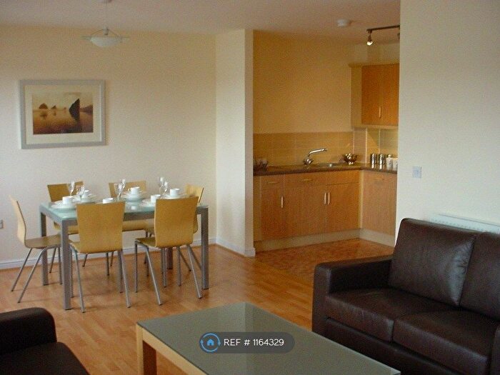 3 Bedroom Flat To Rent In Hampden Gardens, Cambridge, CB1