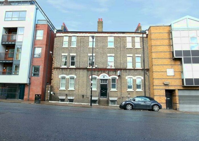 2 Bedroom Flat To Rent In Market Road, Islington, N7