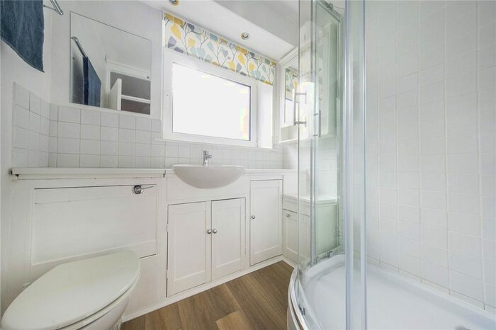 2 Bedroom Flat For Sale In Charter Court, Linden Grove, New Malden, KT3