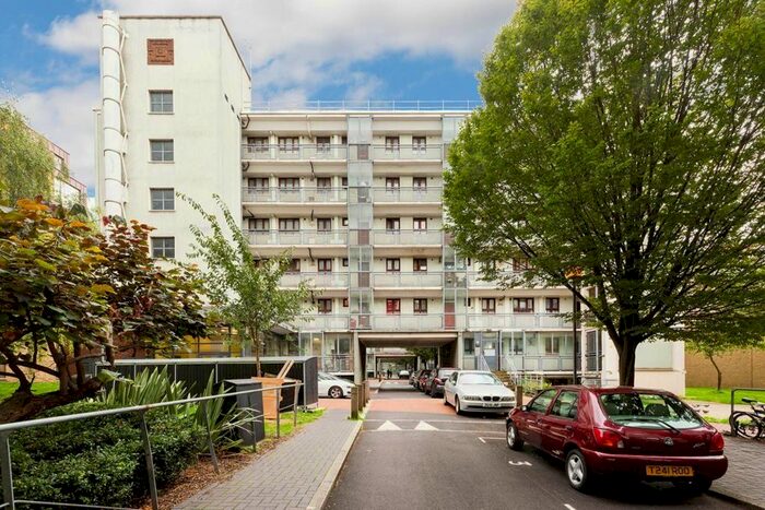 3 Bedroom Flat To Rent In Birkenhead Street, London, WC1H
