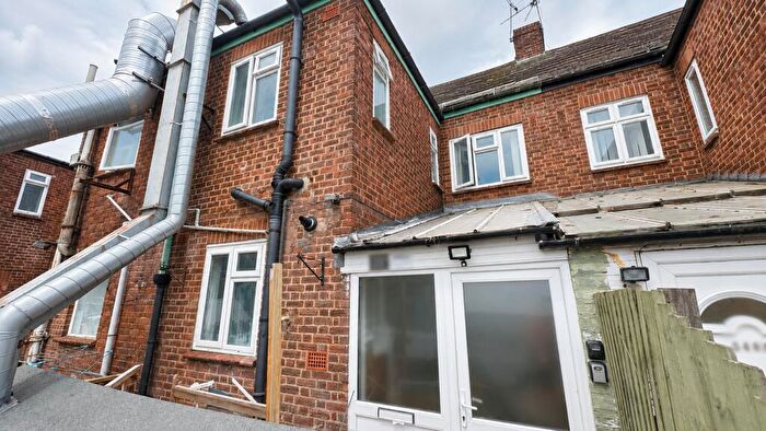 4 Bedroom Flat To Rent In Hagley Road West, Oldbury, B68