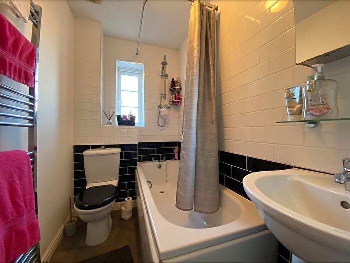 2 Bedroom End Of Terrace House For Sale In Bracken Way, Malvern, WR14