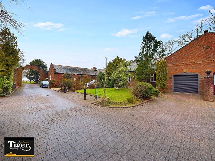 3 Bedroom Barn Conversion For Sale In Barnfield Manor, Lodge Lane, Singleton, FY6