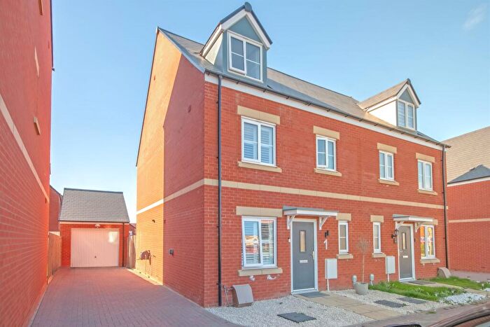 4 Bedroom Semi Detached House For Sale In Stork Lane, Rothwell, Kettering, NN14
