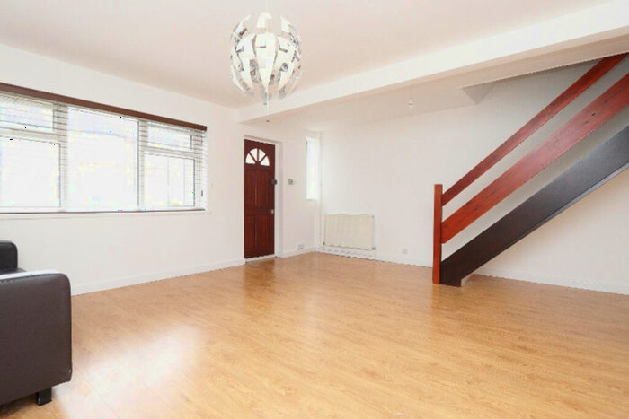 3 Bedroom End Of Terrace House To Rent In Boundary Road, London, E17
