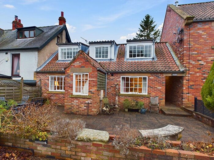 2 Bedroom Cottage For Sale In Croft Farm, Ruswarp, Whitby, YO21