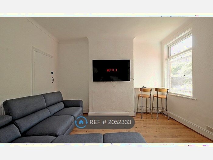 4 Bedroom Terraced House To Rent In Edmund Road, Sheffield, S2