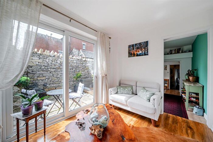 4 Bedroom House For Sale In High Street, Langton Matravers, Swanage, BH19 - Photo 4