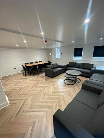 10 Bedroom House To Rent In Wellington Road, Fallowfield, M14