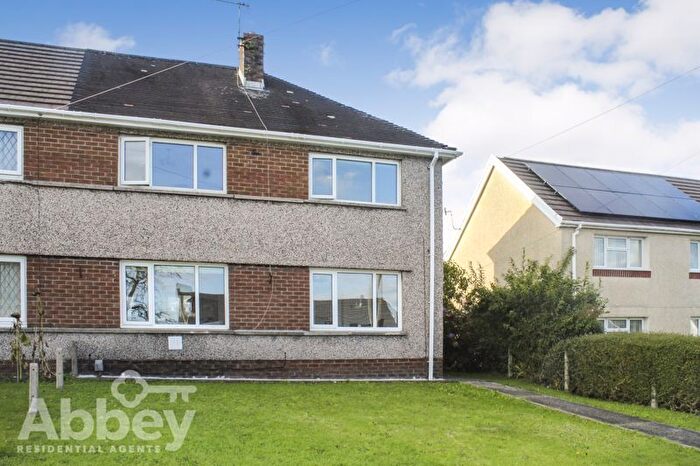 3 Bedroom Semi-detached House For Sale In Heol Y Felin, Neath, SA10