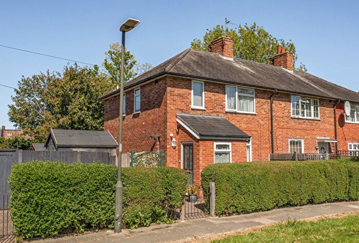 3 Bedroom End Of Terrace House For Sale In Bindon Green, Morden, SM4
