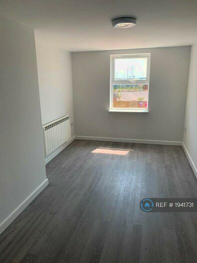 1 Bedroom Flat To Rent In High Street Bluetown Sheerness, Sheerness, ME12