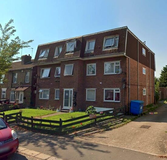 2 Bedroom Flat To Rent In Mandeville Road, Enfield, EN3