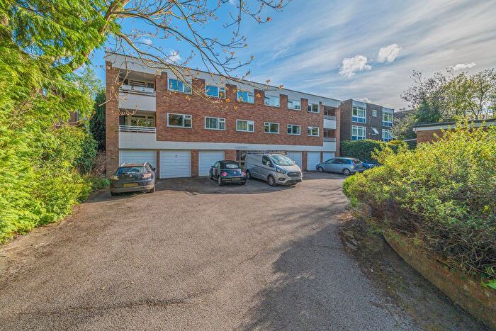 2 Bedroom Property To Rent In Filmer Grove, Godalming, GU7