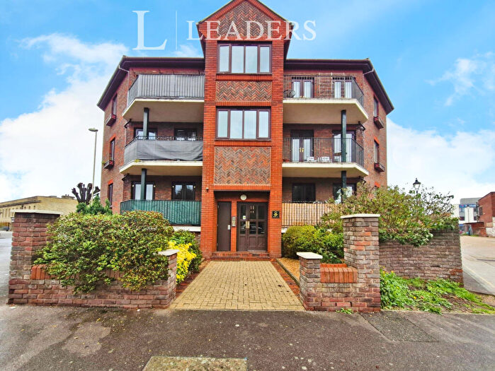 2 Bedroom Flat To Rent In Crown Mews, Clarence Road, Gosport, PO12