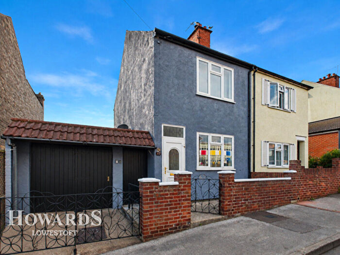 4 Bedroom End Of Terrace House For Sale In Avondale Road, Lowestoft, NR32